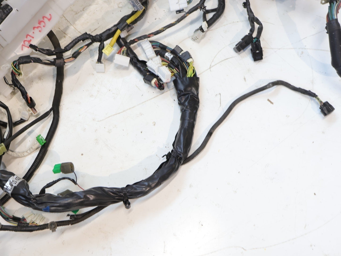 2005 Subaru Legacy GT Sedan Bulkhead Wiring Harness Dash Main Center 81402AG05A