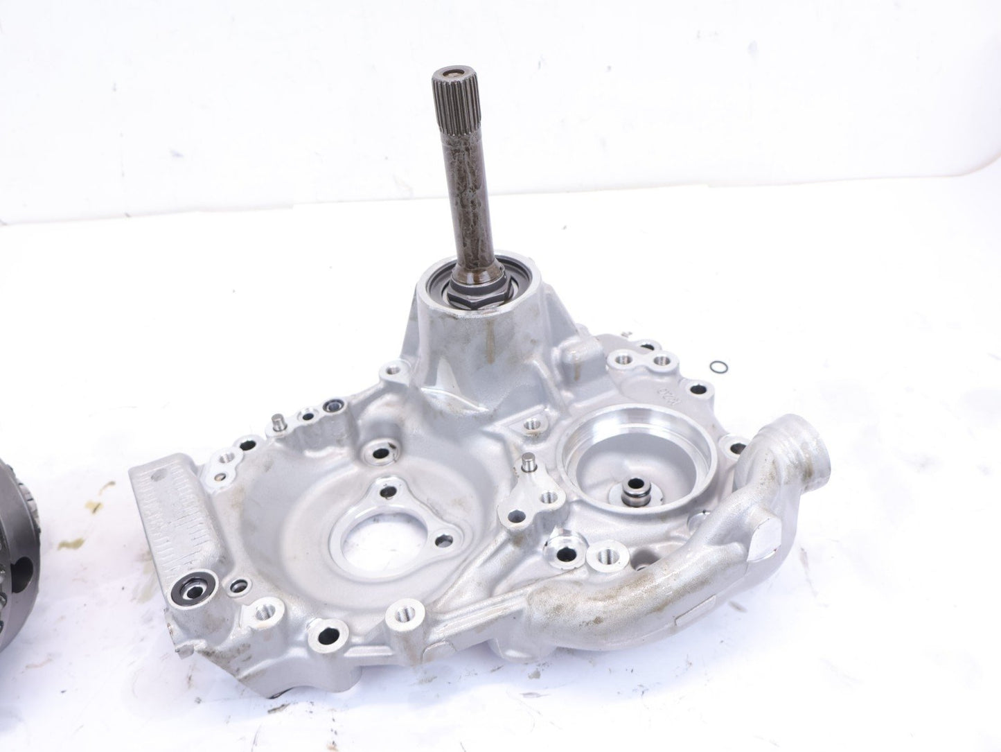 2013-2014 Subaru Crosstrek Ring Pinion Gear w/ Case Automatic Transmission OEM