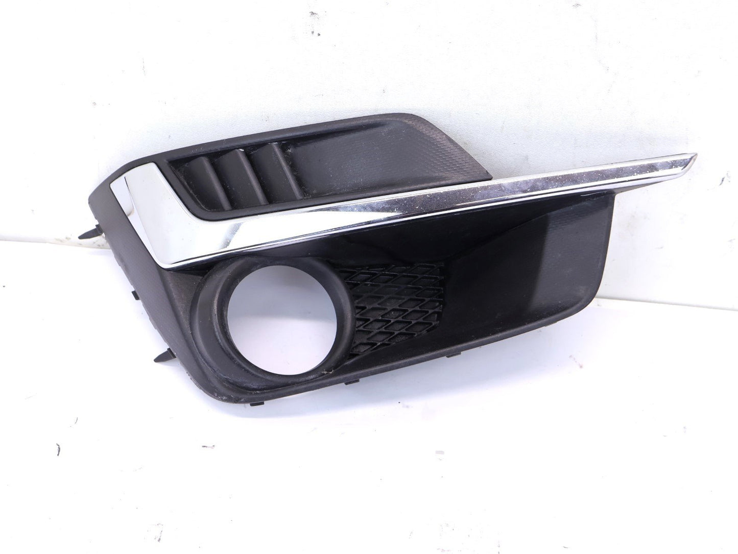2015-2016 Subaru Impreza Passenger Fog Light Lamp Cover 57731FJ280 RH Right OEM