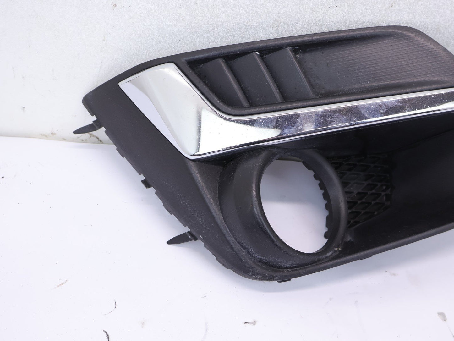 2015-2016 Subaru Impreza Passenger Fog Light Lamp Cover 57731FJ280 RH Right OEM