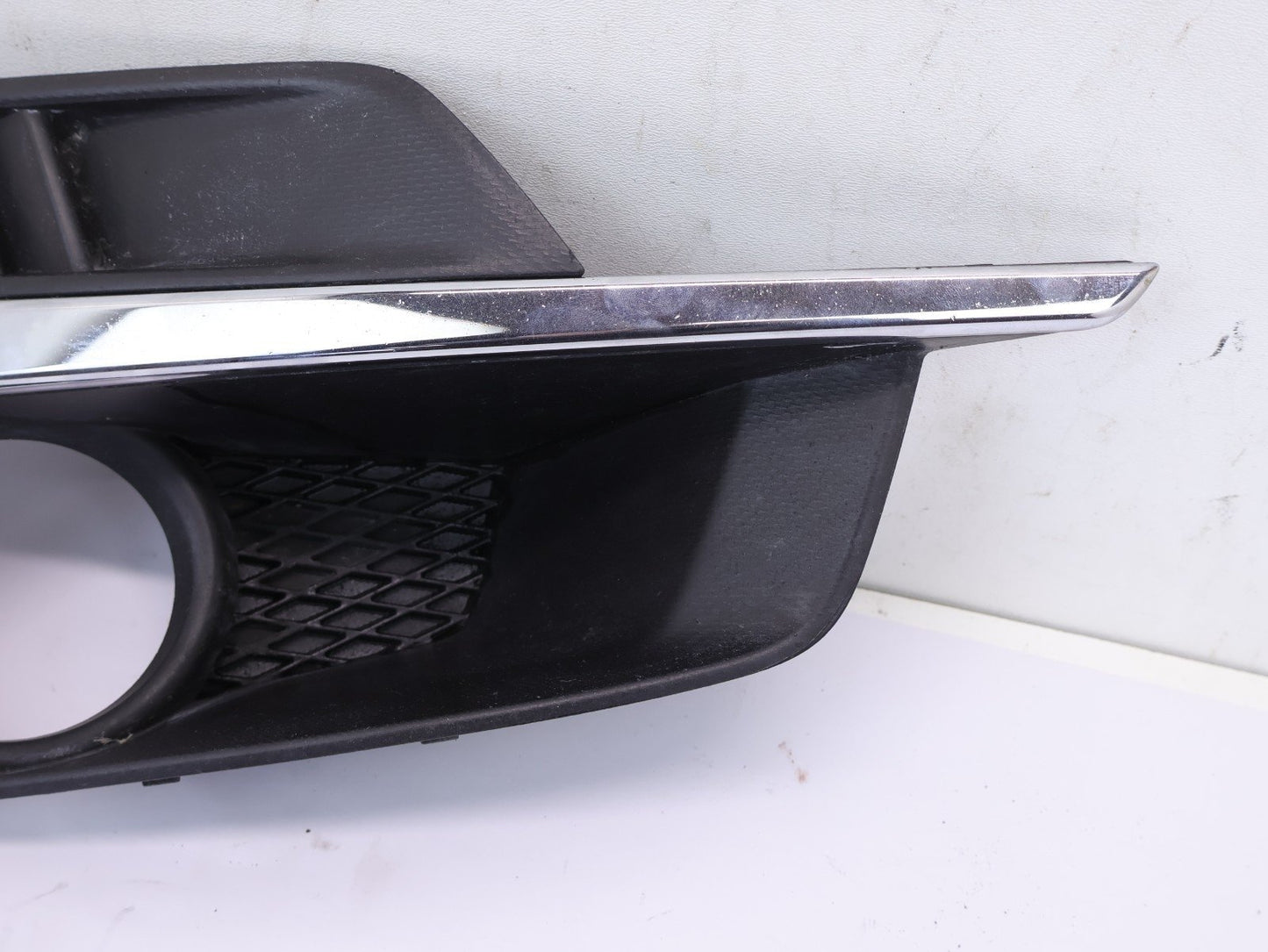 2015-2016 Subaru Impreza Passenger Fog Light Lamp Cover 57731FJ280 RH Right OEM