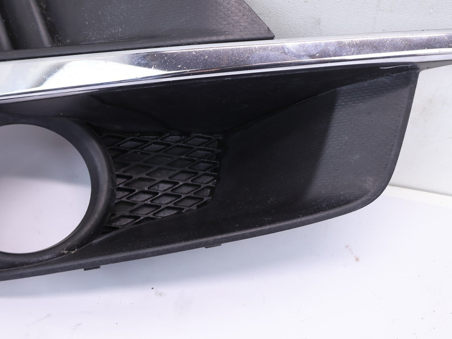 2015-2016 Subaru Impreza Passenger Fog Light Lamp Cover 57731FJ280 RH Right OEM