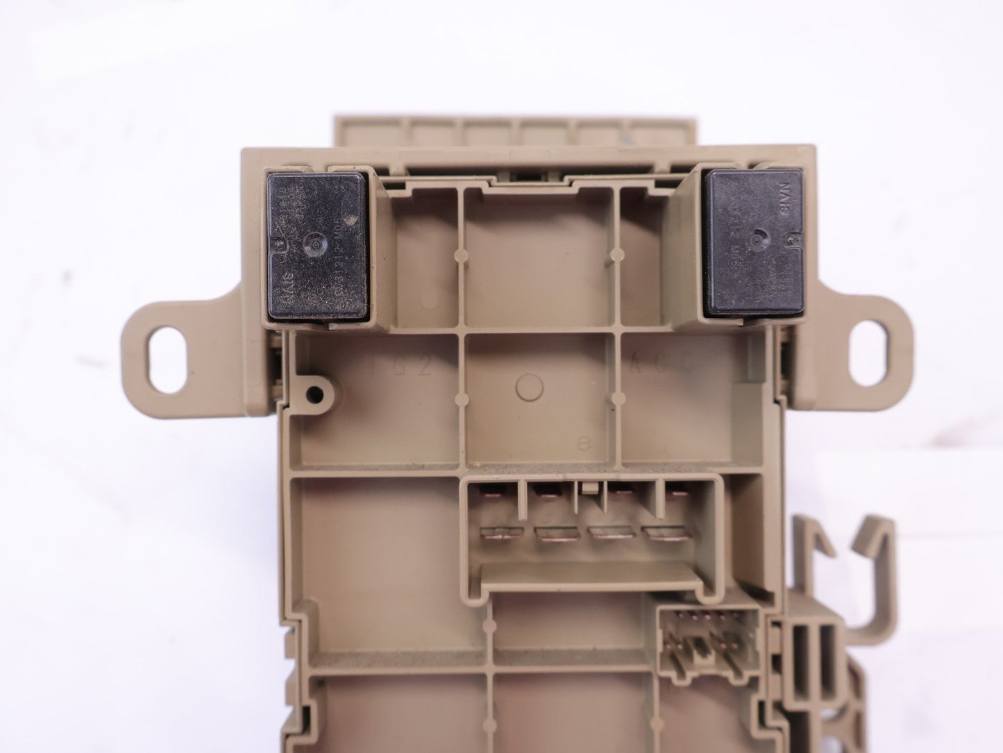 2016 Subaru Impreza Fuse Panel Box 82201FJ210 Relay Dash Interior Block 16 OEM