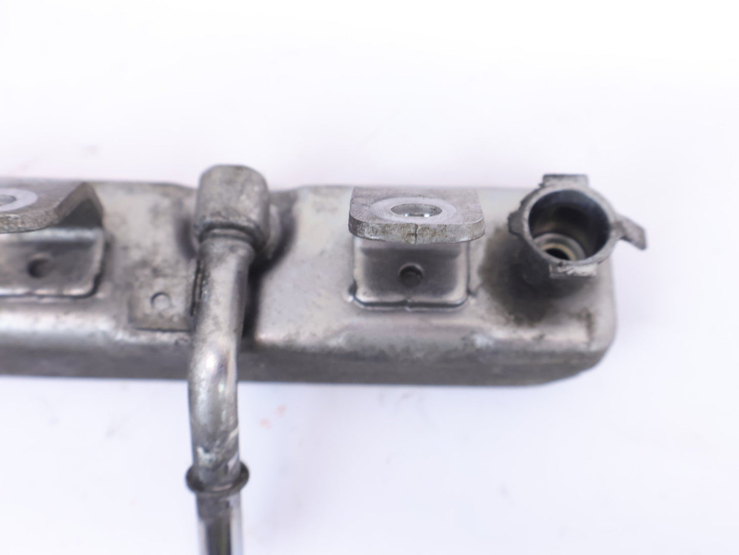 2012-2016 Subaru Impreza 2.0L Fuel Injector Rail Pipe Mount LH or RH Side OEM