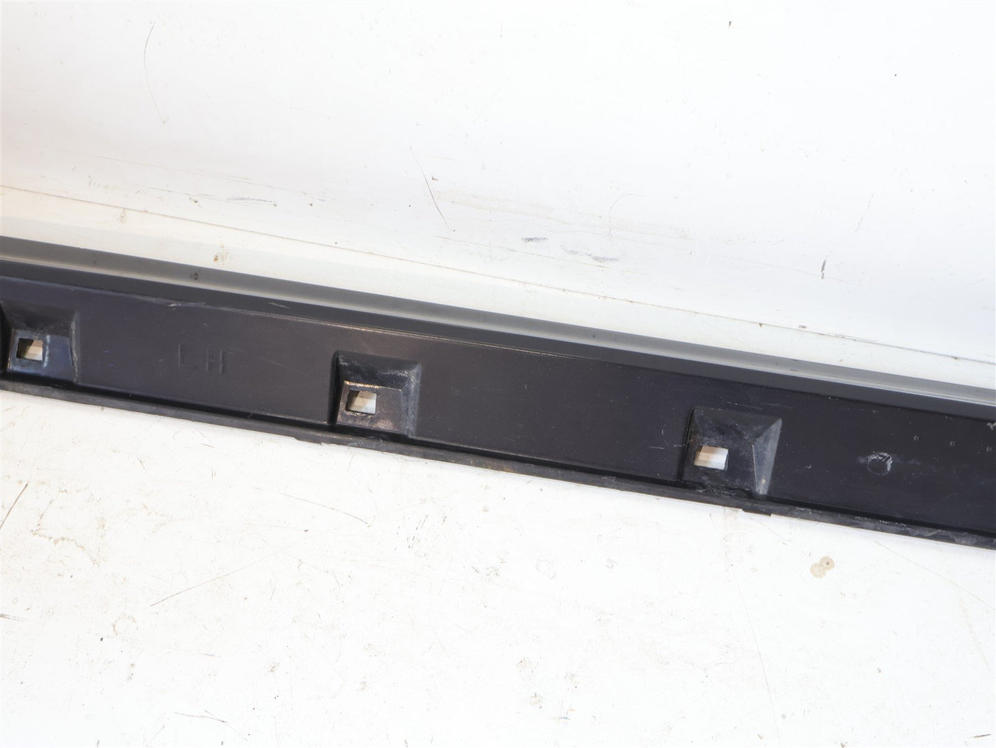 2012-2016 Subaru Impreza 2.0L Wagon Driver Side Skirt Bottom Rocker LH Left OEM