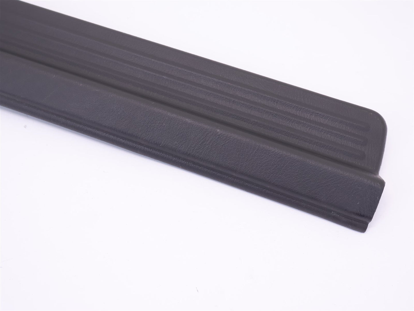 2005 Subaru Impreza WRX STI Passenger Front Door Sill Step Trim RH 2002-2007