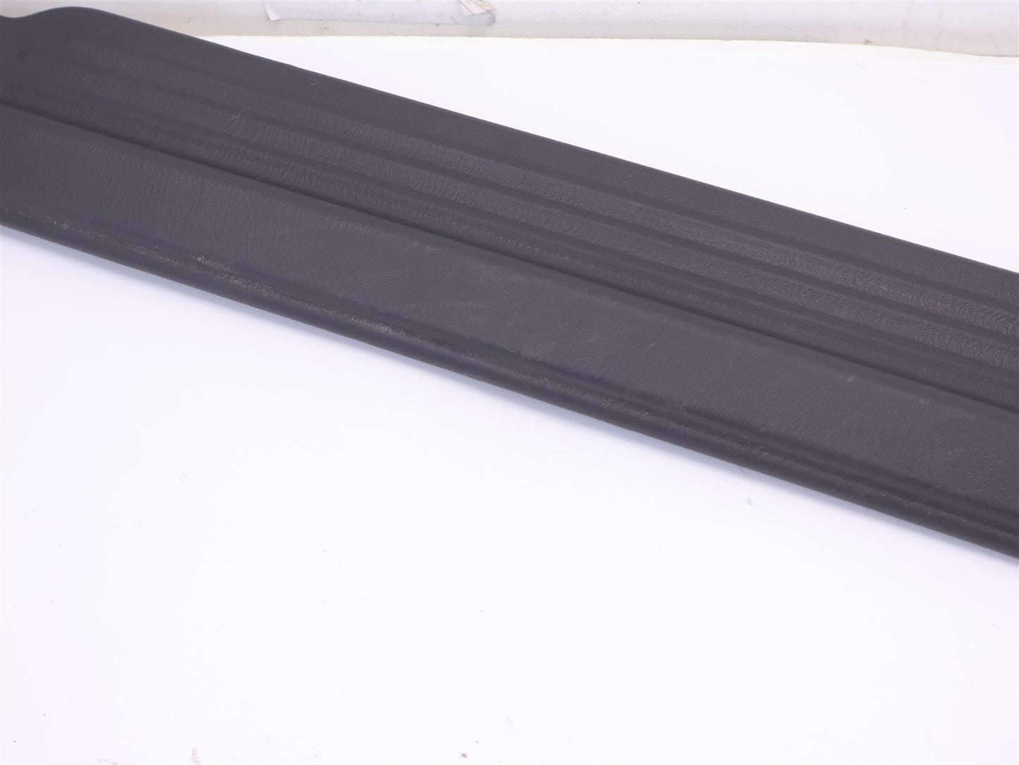 2005 Subaru Impreza WRX STI Passenger Front Door Sill Step Trim RH 2002-2007