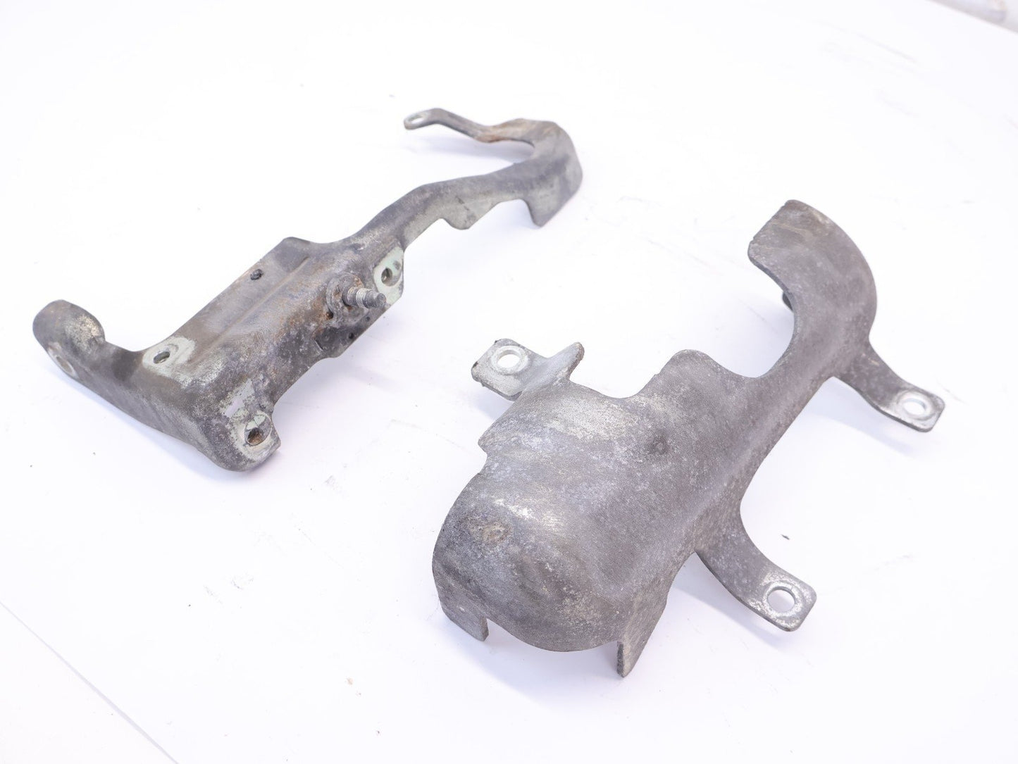 2006-2007 Subaru Impreza WRX Fuel Rail Injector Bracket Cover Protector Set OEM