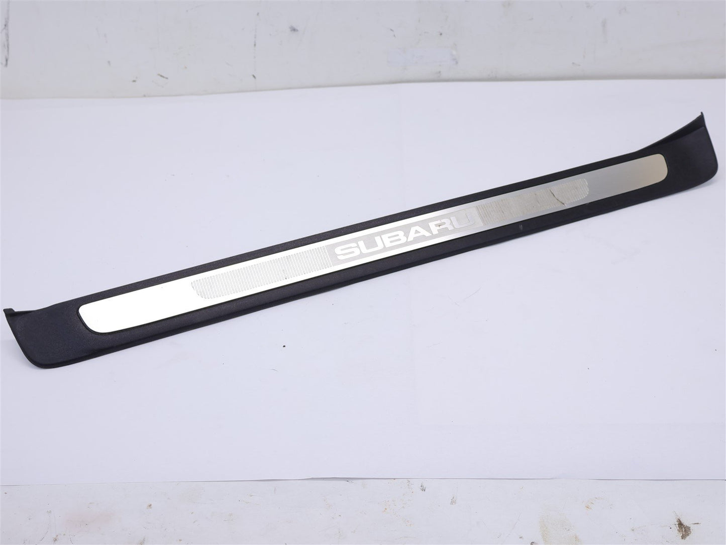 2005-2009 Subaru Legacy GT Outback Driver Front Door Sill Trim Scuff Left LH OEM