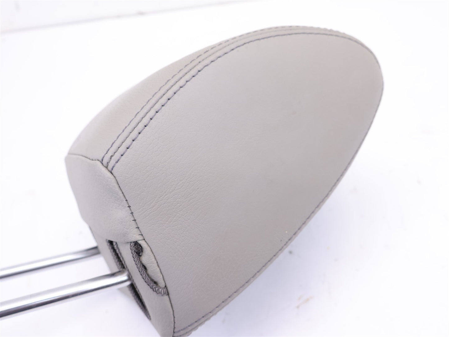 2013-2016 Hyundai Genesis COUPE Front Seat Headrest Passenger RH Leather OEM