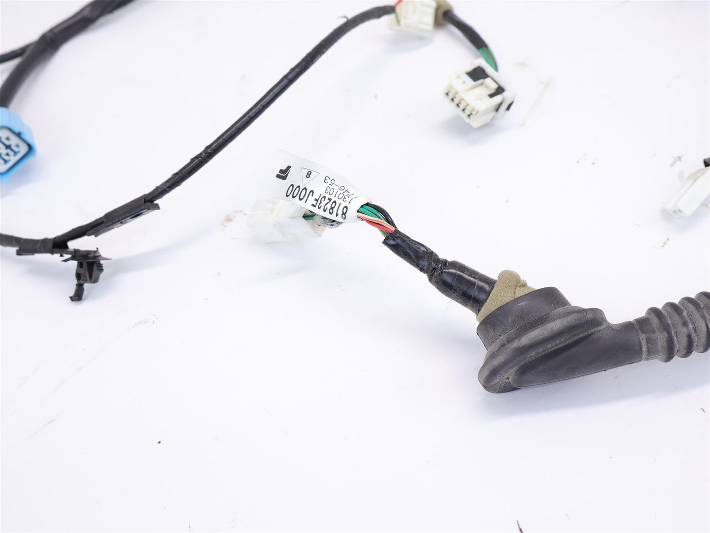 2013-2014 Subaru XV Crosstrek Driver Rear Door Wiring Harness 81823FJ000 Left