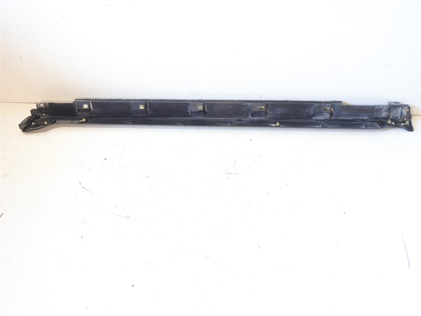 2013-2017 Subaru Crosstrek Passenger Side Skirt Bottom Rocker Right 91112FJ141
