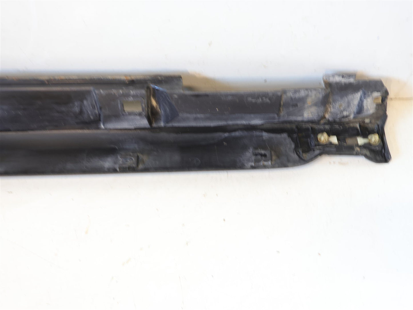 2013-2017 Subaru Crosstrek Passenger Side Skirt Bottom Rocker Right 91112FJ141