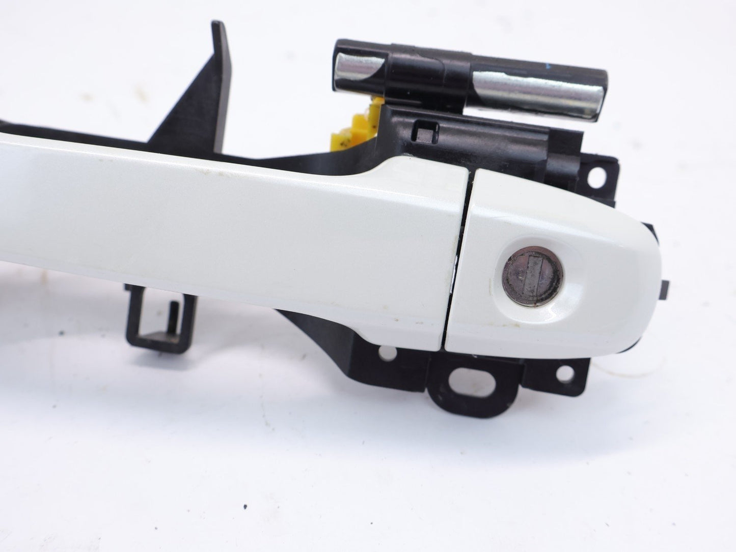 2024-2025 Subaru Crosstrek Driver Front Door Handle Exterior LH K1X White OEM