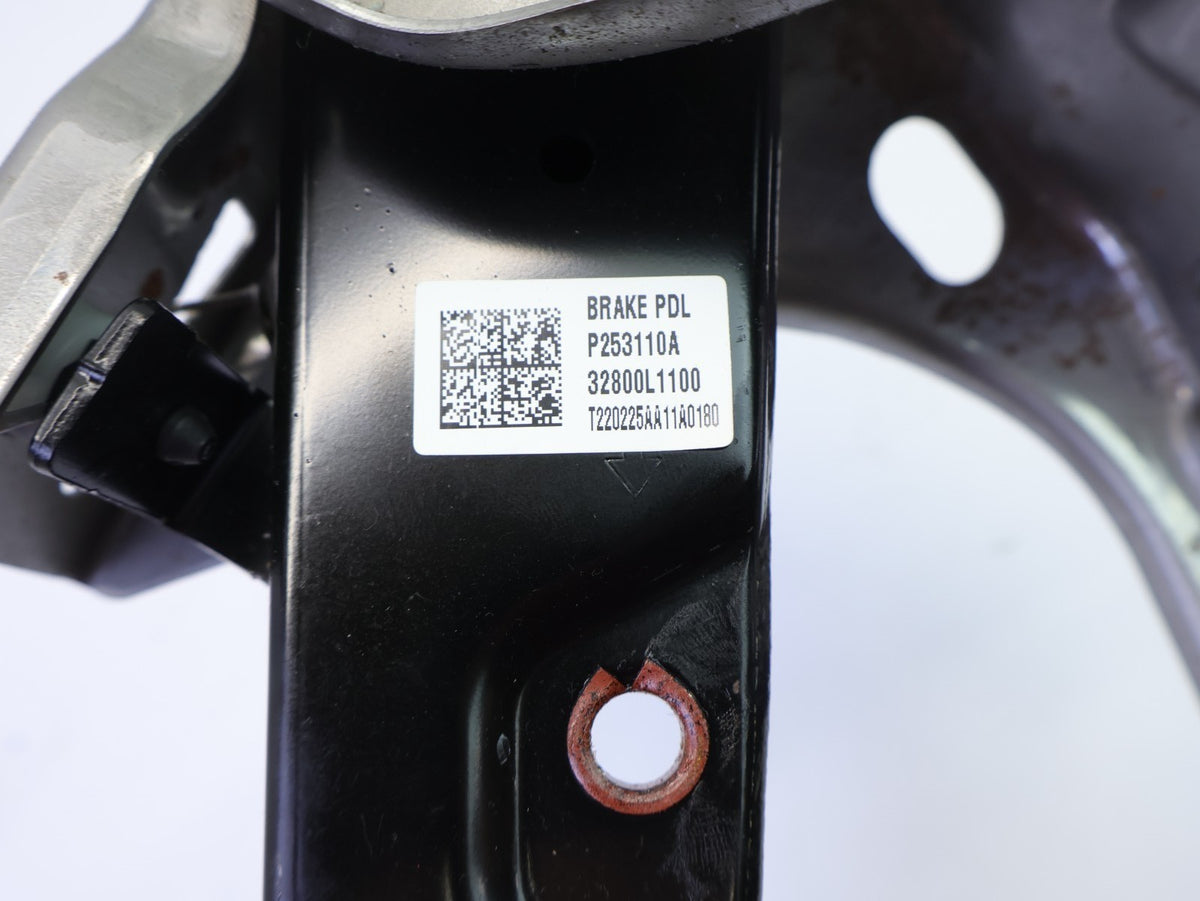 2021-2024 Kia K5 Brake Pedal Assembly w/ Bracket Stop Switch 32800-L1100 OEM