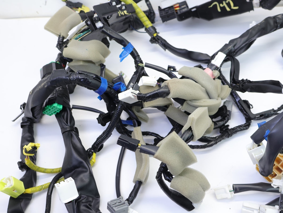 2022-2023 Subaru Forester Dash Instrument Panel Wiring Harness 81303SJ180 Wire