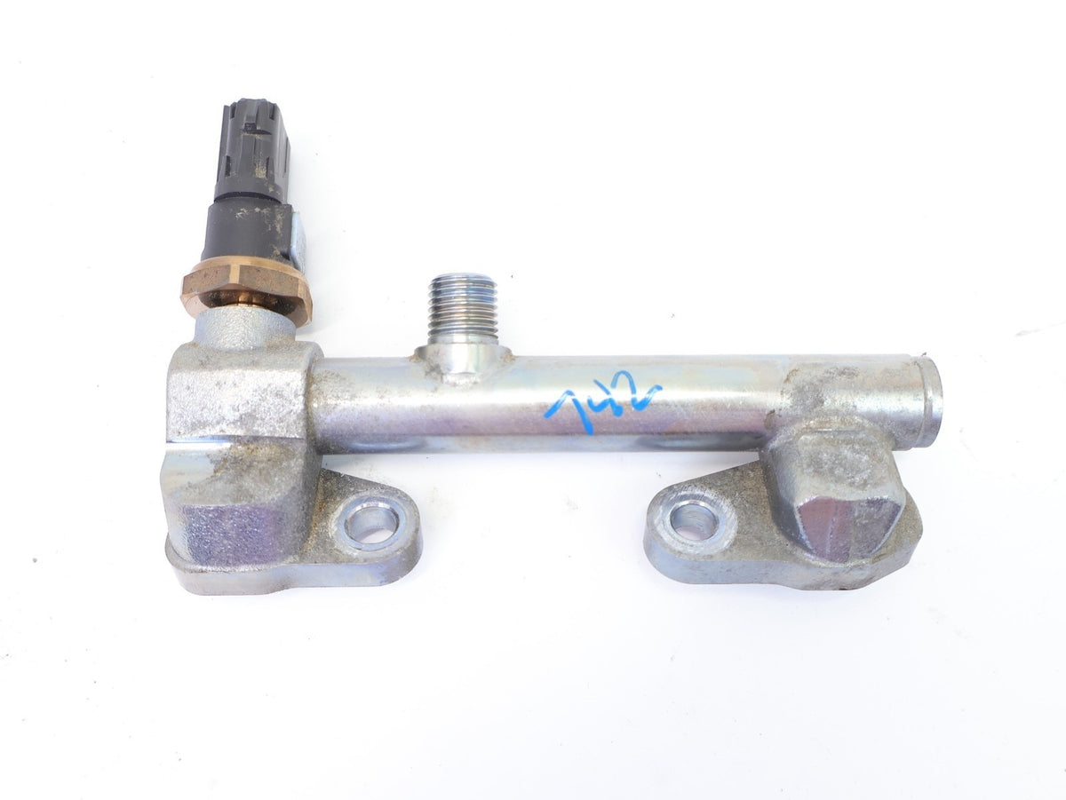 2019-2024 Subaru Forester Fuel Injector Rail Pipe Mount 2.5L Right Side OEM