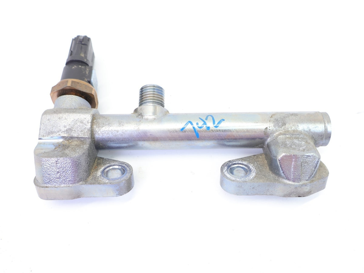 2019-2024 Subaru Forester Fuel Injector Rail Pipe Mount 2.5L Right Side OEM