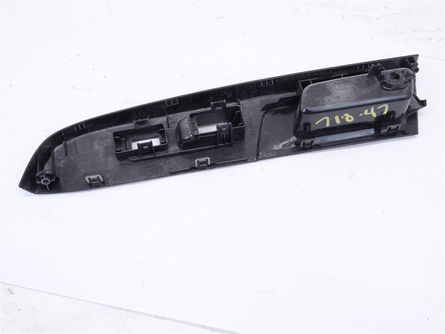 15-17 Subaru Crosstrek Passenger Front Window Switch Trim RH Door Panel