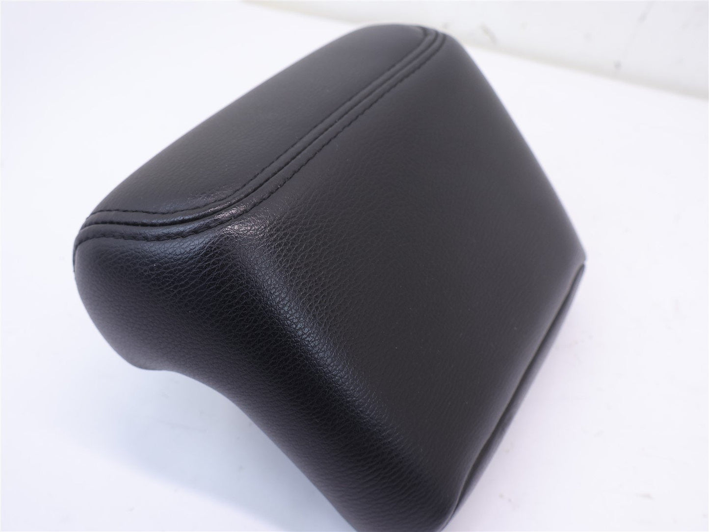 2008-2009 Subaru Legacy GT Rear Head Rest Headrest Center Middle Leather SEDAN