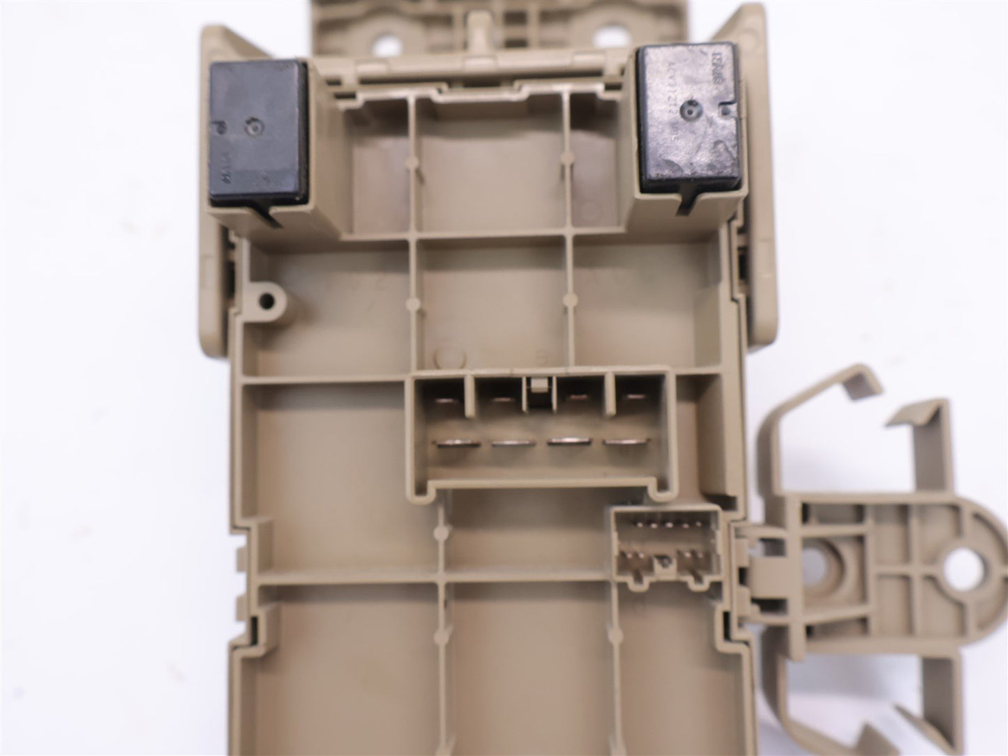 2009-2013 Subaru Forester Fuse Box Under Dash Relay Cabin 82201FG010 09-13