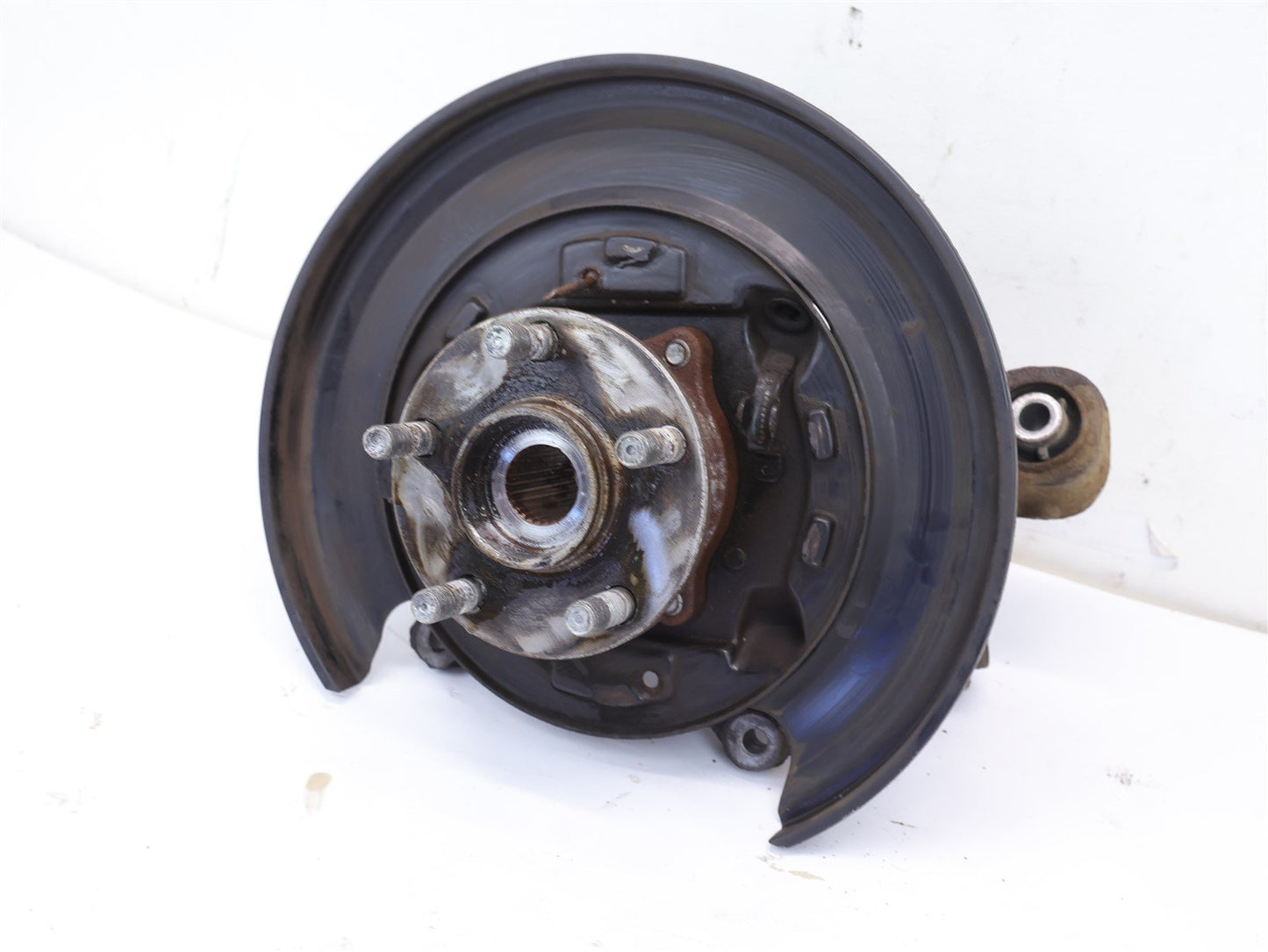 10-14 Subaru Legacy Outback Passenger Rear Spindle Knuckle Wheel Hub RH Right