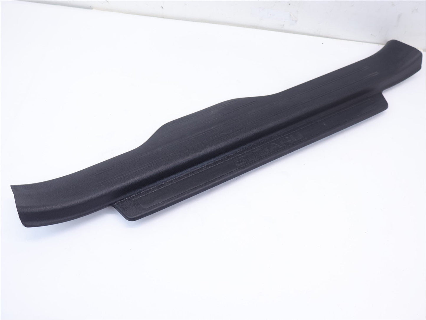 2015-2019 Subaru Legacy Outback Passenger Front Door Sill Retainer Trim RH 15-19