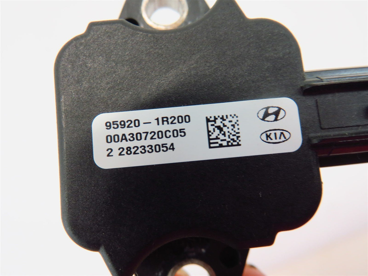 2012-2013 Hyundai Veloster SRS Sensor Crash Side Impact OEM 95920-1R000 12-13