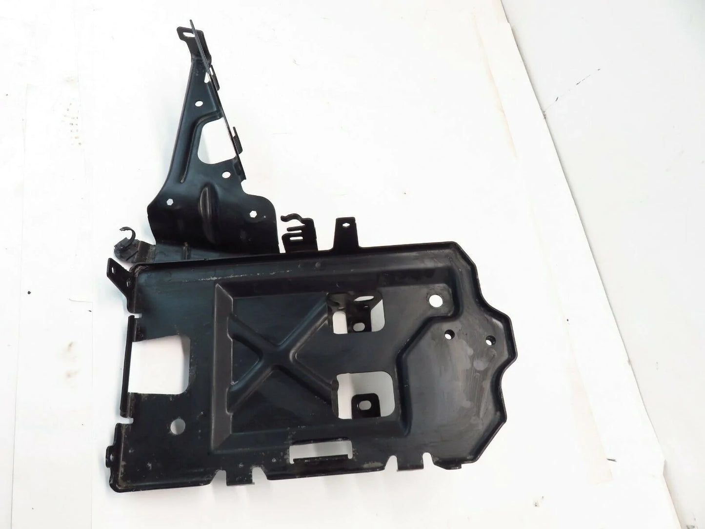 2018-2020 Buick Regal TourX Battery Tray Holder Bracket Support 84221669 18-20