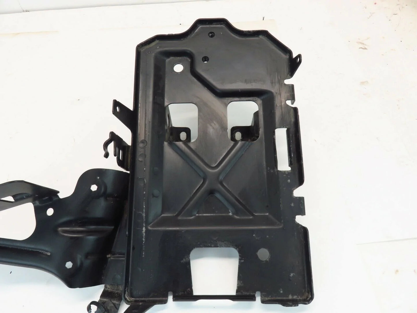 2018-2020 Buick Regal TourX Battery Tray Holder Bracket Support 84221669 18-20