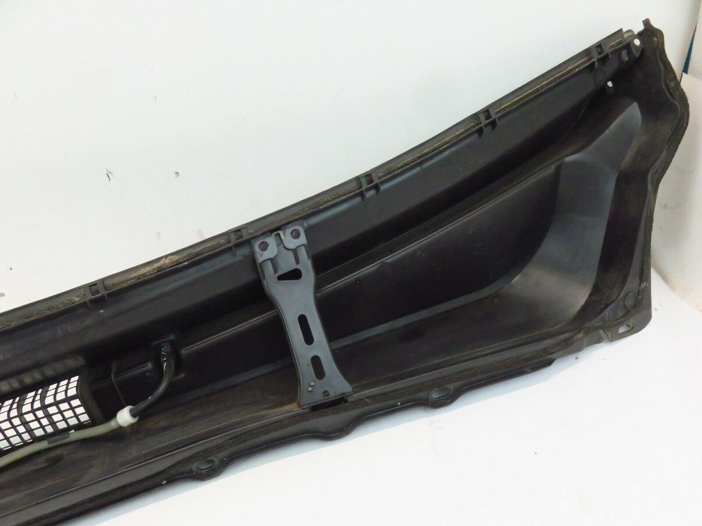 2013-2014 Subaru Legacy Outback Wiper Windshield Vent Cowl Trim Panel Front 13