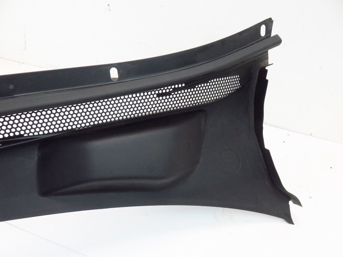 2018-2020 Buick Regal TourX Wiper Cowl Panel Grille Front OEM 18 19 20