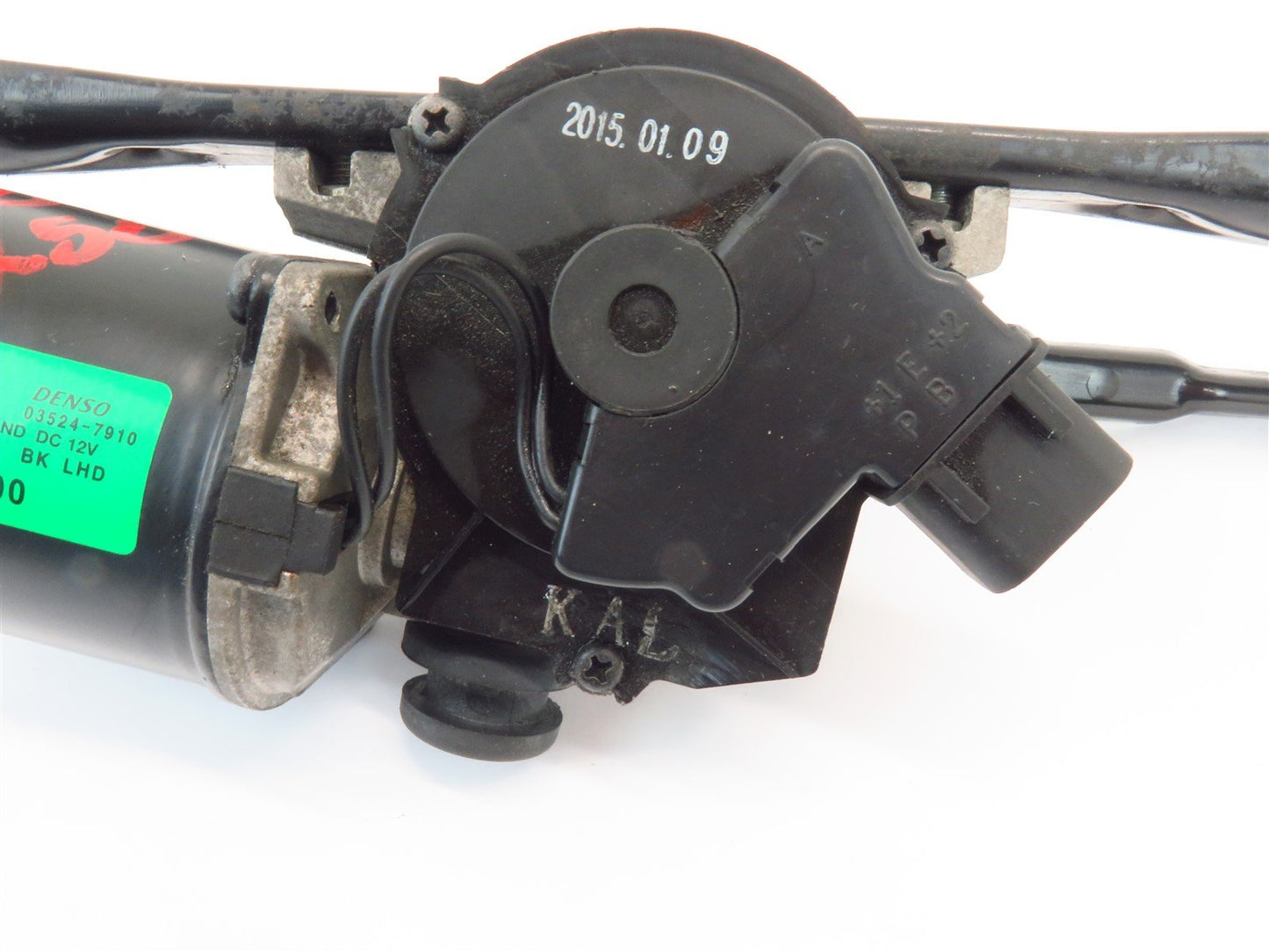 2013-2016 Hyundai Genesis COUPE Front Wiper Motor 98100-2M000 w/ Linkage 13-16