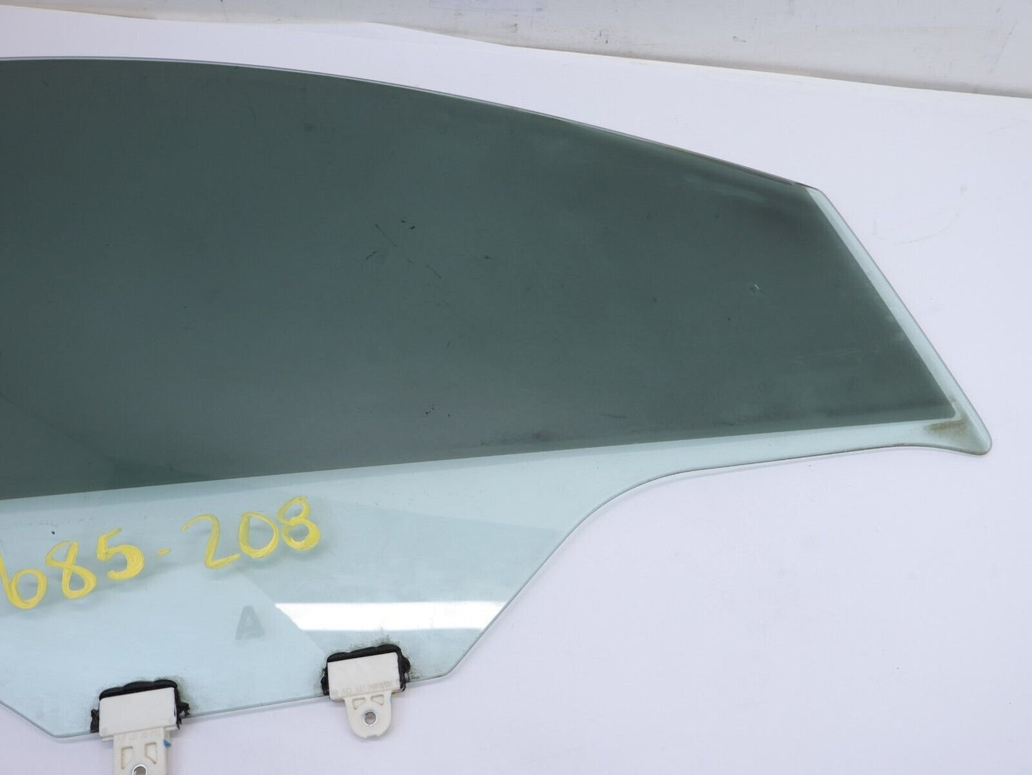 2017-2021 Nissan Rogue Sport Passenger Front Door Glass Window Right RH Side OEM