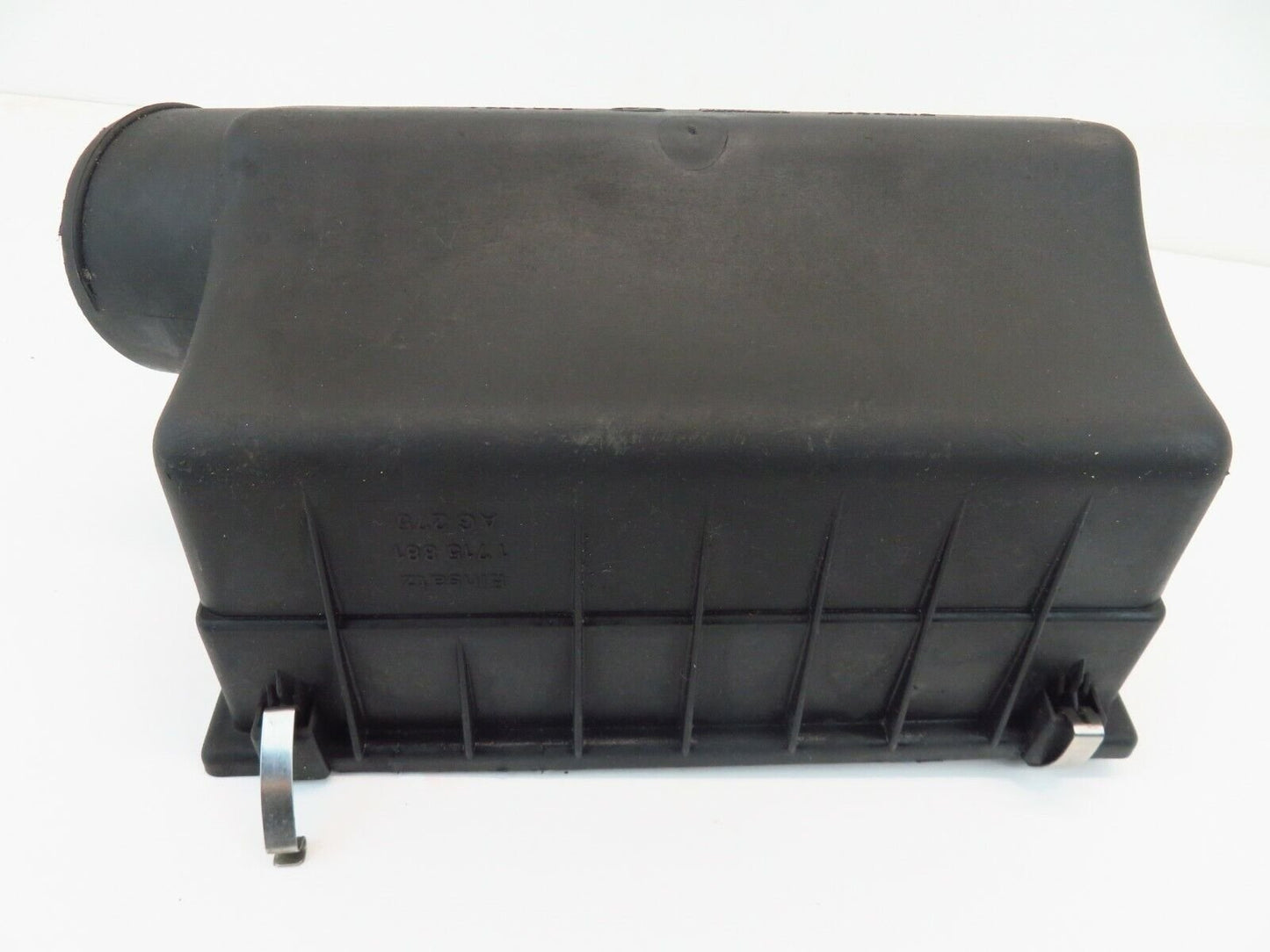 1988-91 BMW 325ix Air Filter Box Lower Bottom Half Cover Airbox Cleaner 1707095