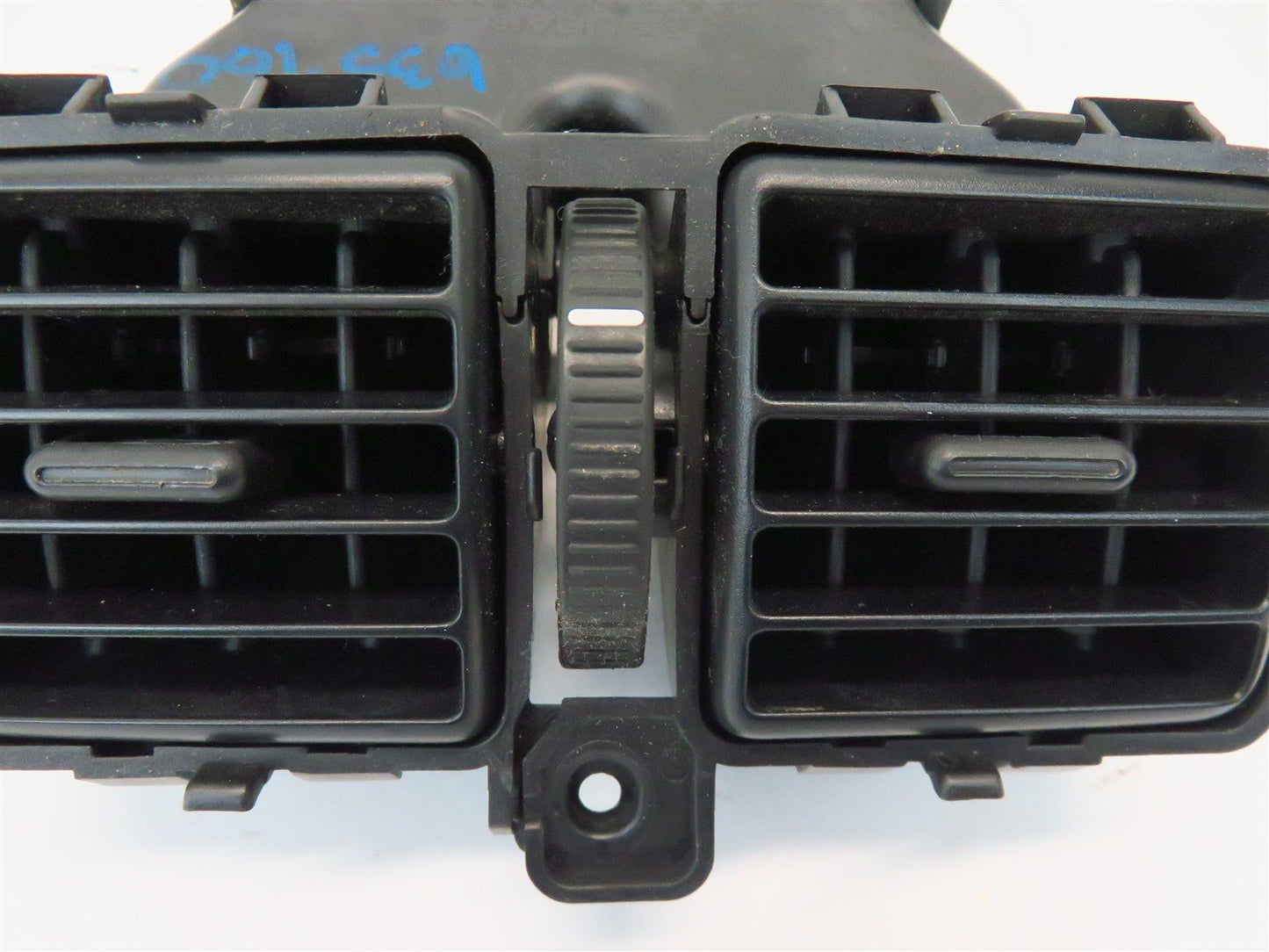 2013-2014 Subaru Outback Center Console Rear Vents Air Heat Vent 13-14